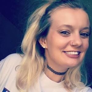 Meet your Posher, Chloe